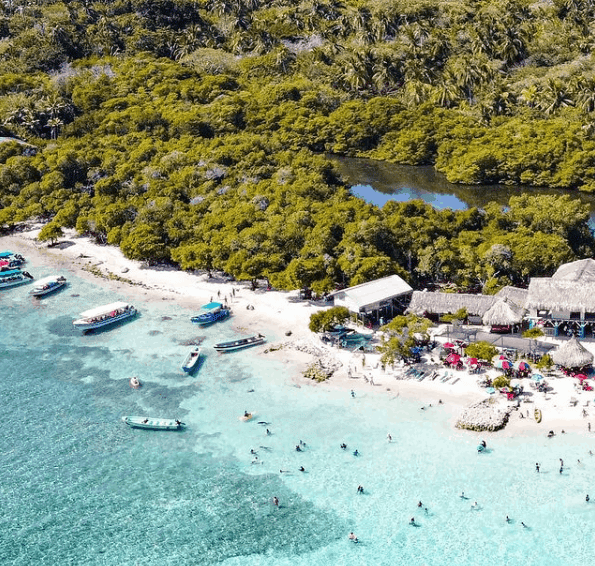 Isla múcura | salida desde Cartagena | aguas calidas y cristalinas